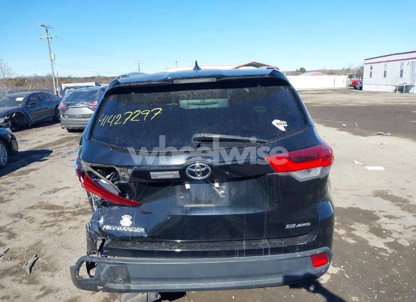 Photo 16 of 2017 Toyota Highlander SE (VIN 5TDJZRFH8HS469647)