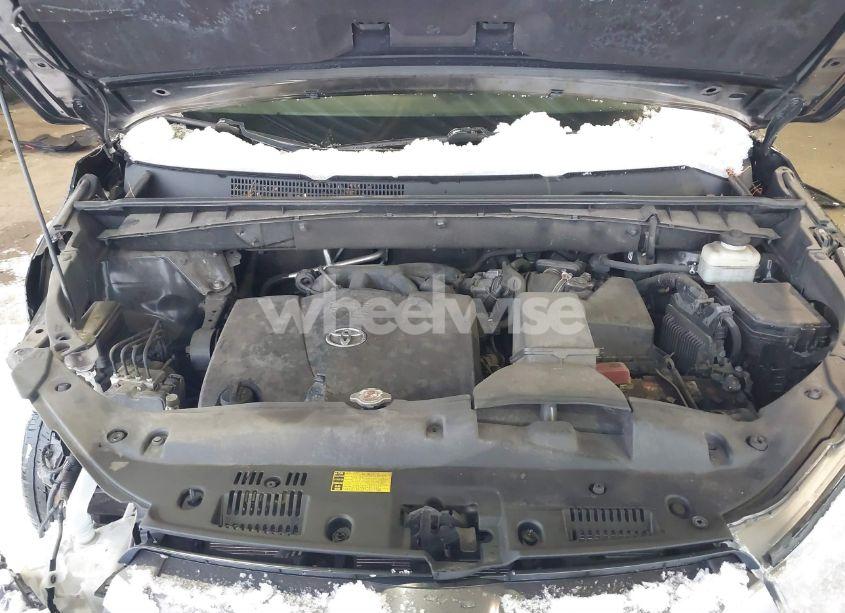 Photo 10 of 2018 Toyota Highlander XLE (VIN 5TDJZRFH8JS552775)