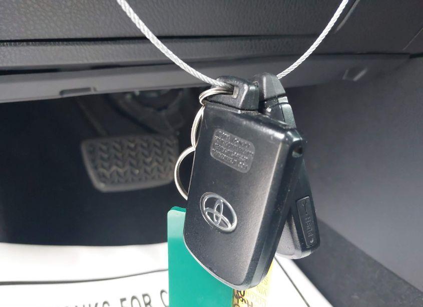 Photo 11 of 2019 Toyota Highlander XLE (VIN 5TDJZRFH8KS592792)