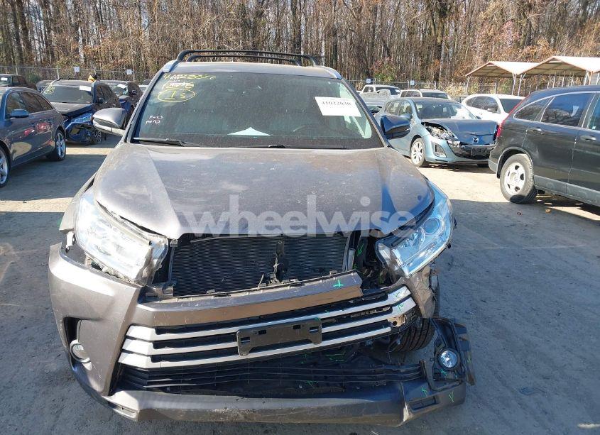 Photo 12 of 2019 Toyota Highlander XLE (VIN 5TDJZRFH8KS921815)