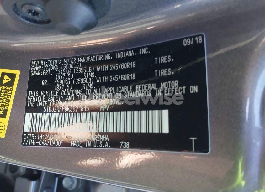 Photo 9 of 2019 Toyota Highlander XLE (VIN 5TDJZRFH8KS921815)