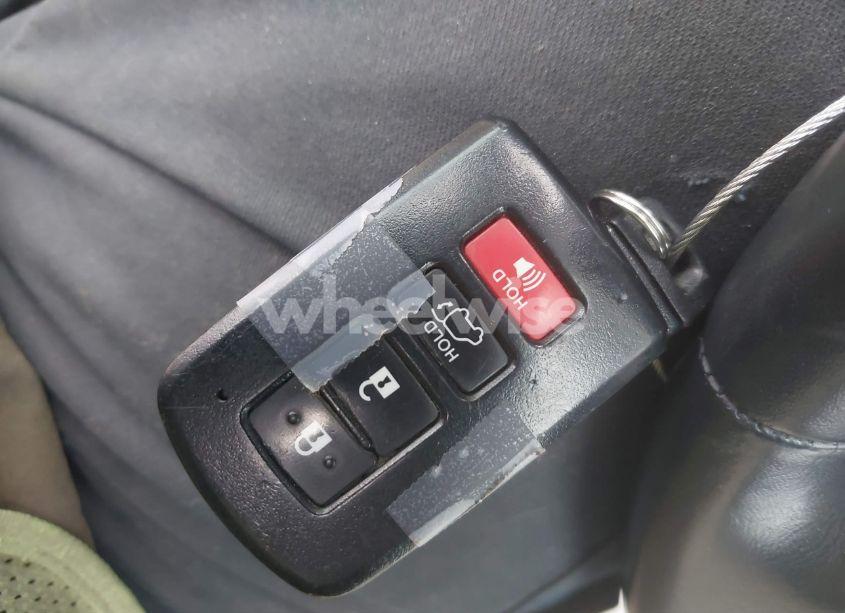 Photo 11 of 2019 Toyota Highlander XLE (VIN 5TDJZRFH8KS928232)