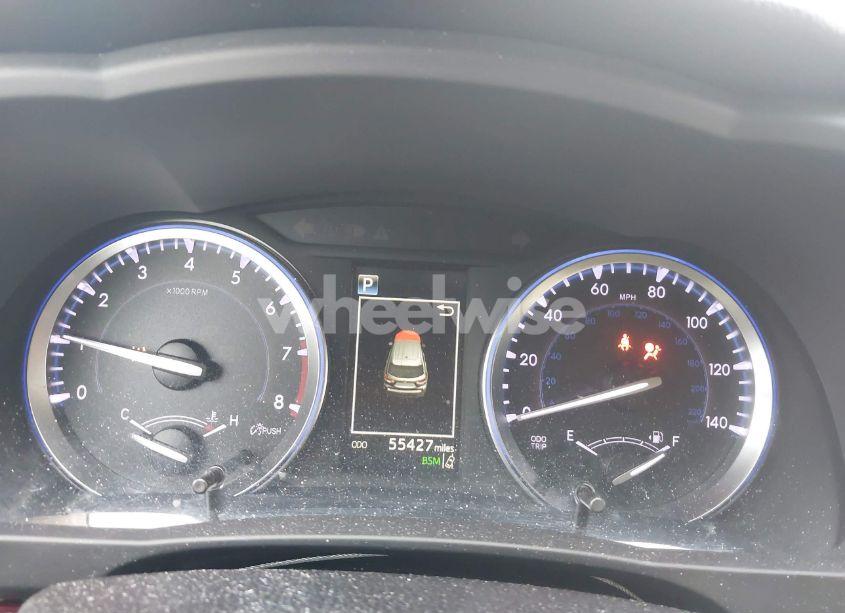 Photo 7 of 2019 Toyota Highlander XLE (VIN 5TDJZRFH8KS928232)