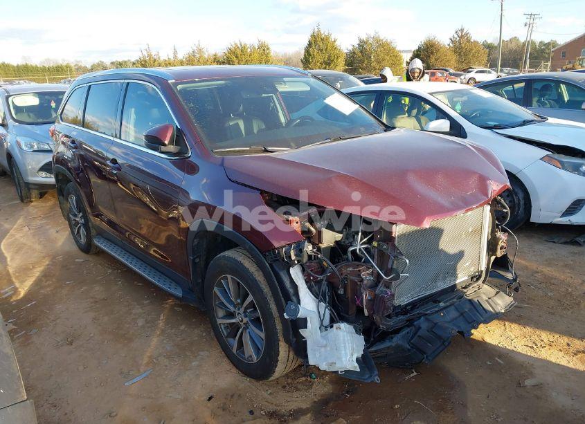 2019 Toyota Highlander XLE (VIN 5TDJZRFH8KS928280) main photo