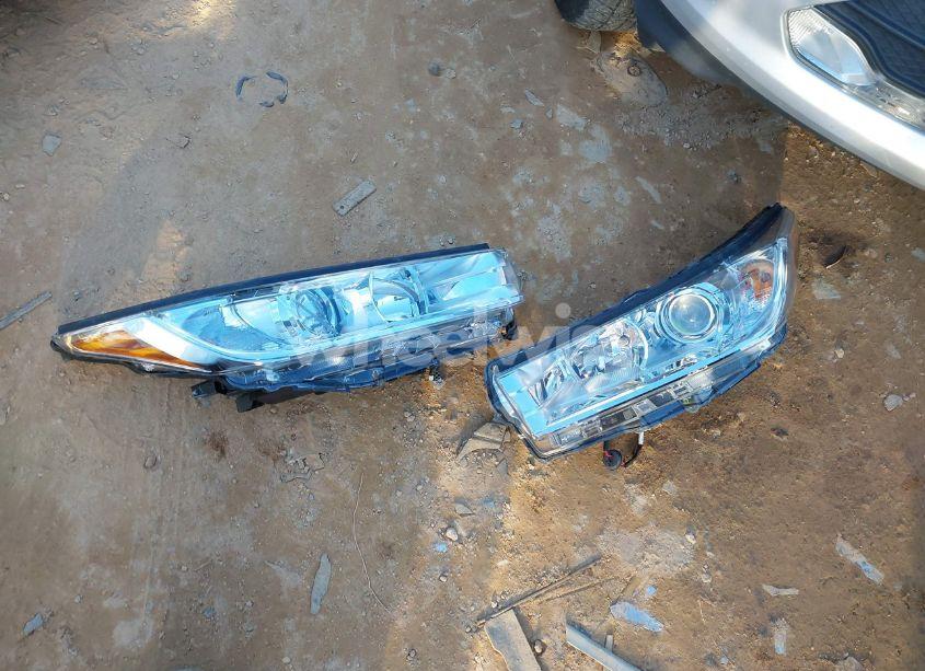 Photo 12 of 2019 Toyota Highlander XLE (VIN 5TDJZRFH8KS928280)