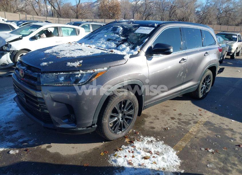 Photo 2 of 2019 Toyota Highlander SE (VIN 5TDJZRFH8KS932362)