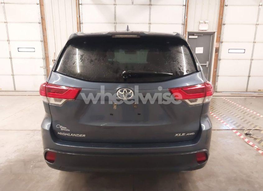 Photo 17 of 2019 Toyota Highlander XLE (VIN 5TDJZRFH8KS939960)