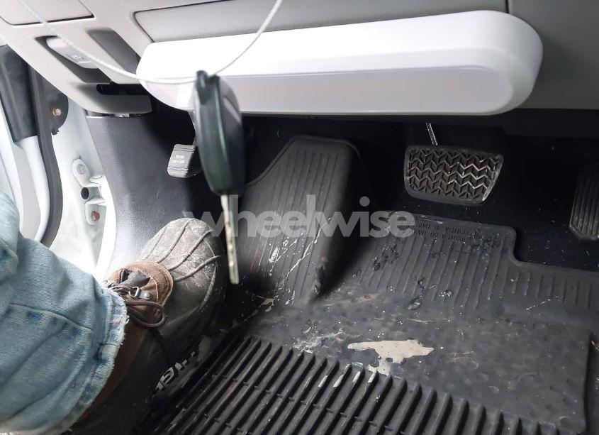 Photo 11 of 2019 Toyota Highlander XLE (VIN 5TDJZRFH8KS954748)