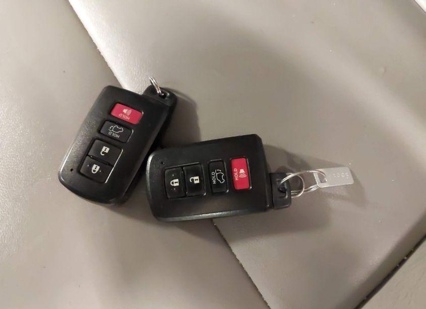 Photo 11 of 2017 Toyota Highlander XLE (VIN 5TDJZRFH9HS374210)