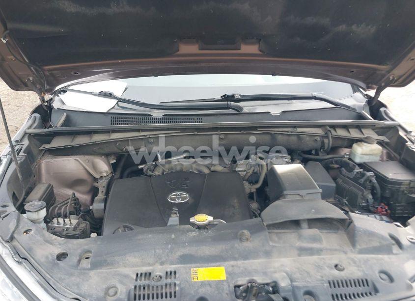 Photo 10 of 2017 Toyota Highlander XLE (VIN 5TDJZRFH9HS381111)