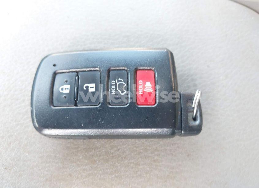 Photo 11 of 2017 Toyota Highlander XLE (VIN 5TDJZRFH9HS411997)