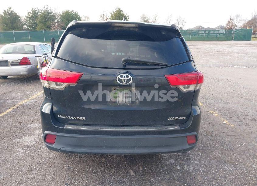 Photo 16 of 2017 Toyota Highlander XLE (VIN 5TDJZRFH9HS411997)