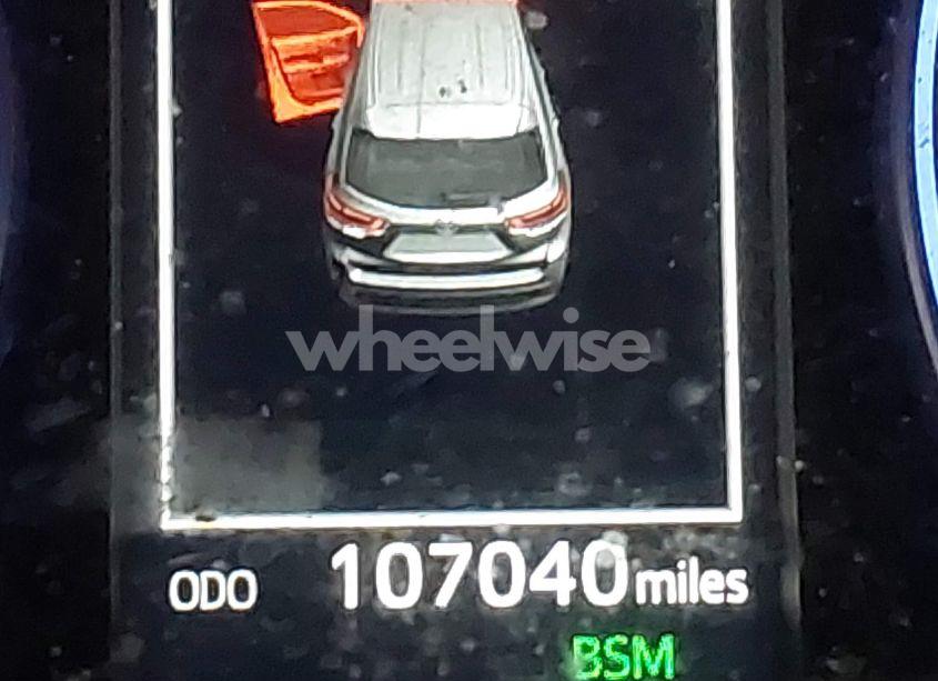 Photo 15 of 2017 Toyota Highlander XLE (VIN 5TDJZRFH9HS459886)