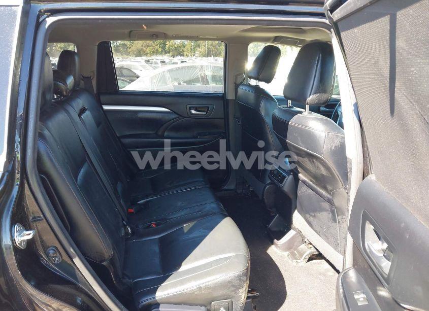 Photo 8 of 2017 Toyota Highlander XLE (VIN 5TDJZRFH9HS474226)