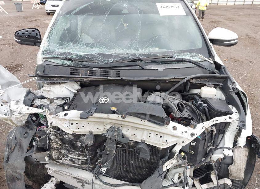 Photo 10 of 2017 Toyota Highlander XLE (VIN 5TDJZRFH9HS515504)