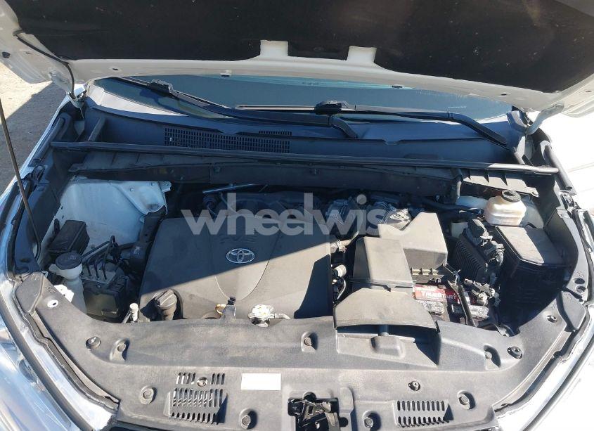 Photo 10 of 2017 Toyota Highlander XLE (VIN 5TDJZRFH9HS519911)