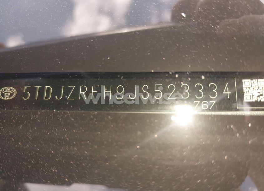 Photo 9 of 2018 Toyota Highlander XLE (VIN 5TDJZRFH9JS523334)