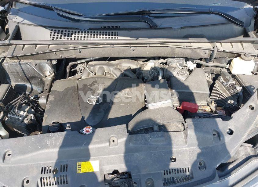 Photo 10 of 2018 Toyota Highlander SE (VIN 5TDJZRFH9JS551134)