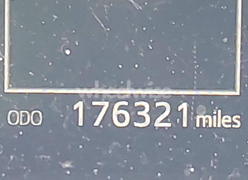 Photo 15 of 2018 Toyota Highlander SE (VIN 5TDJZRFH9JS551134)