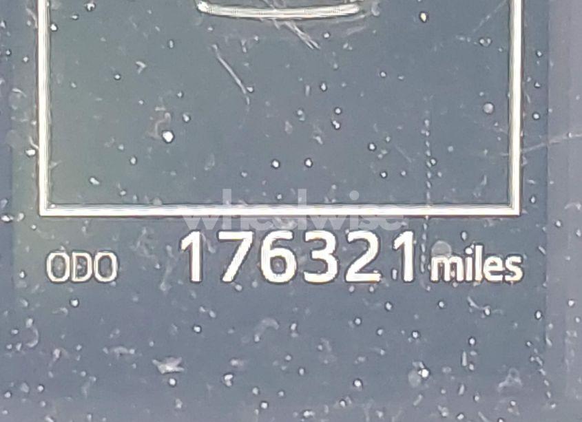 Photo 7 of 2018 Toyota Highlander SE (VIN 5TDJZRFH9JS551134)