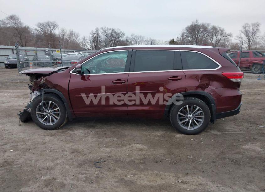 Photo 14 of 2018 Toyota Highlander XLE (VIN 5TDJZRFH9JS845648)