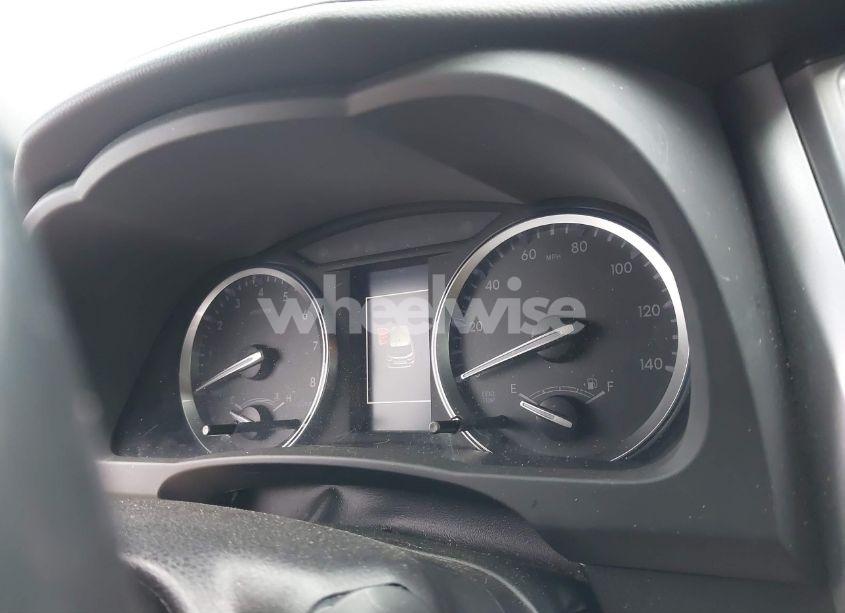 Photo 7 of 2018 Toyota Highlander XLE (VIN 5TDJZRFH9JS845648)