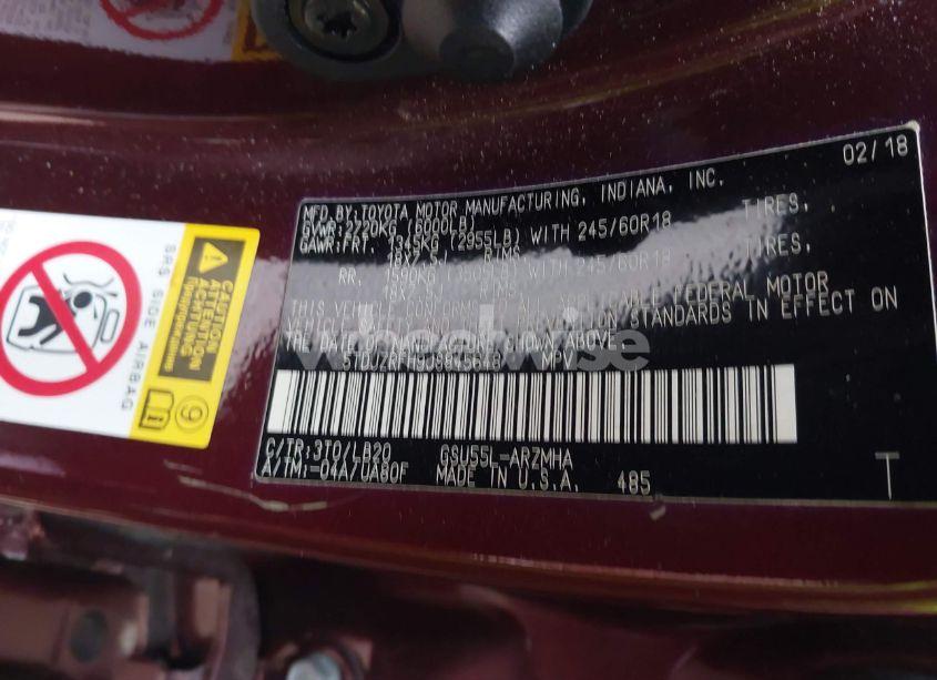 Photo 9 of 2018 Toyota Highlander XLE (VIN 5TDJZRFH9JS845648)