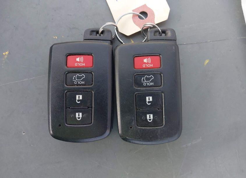 Photo 11 of 2019 Toyota Highlander XLE (VIN 5TDJZRFH9KS569635)