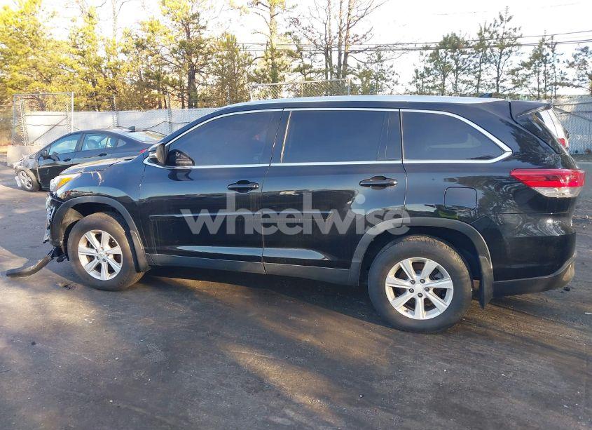 Photo 14 of 2019 Toyota Highlander XLE (VIN 5TDJZRFH9KS598021)