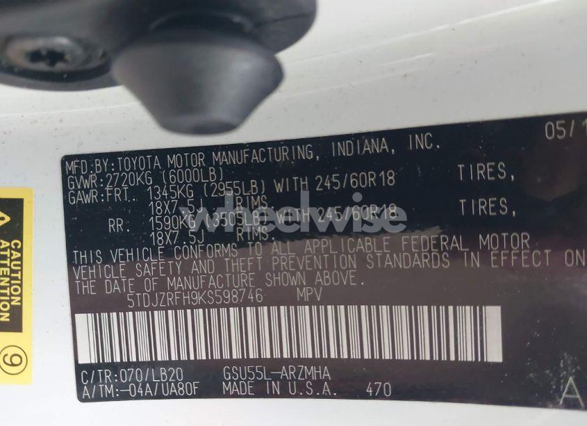 Photo 9 of 2019 Toyota Highlander XLE (VIN 5TDJZRFH9KS598746)