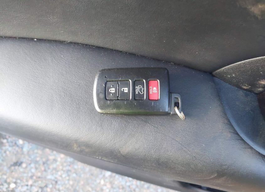 Photo 11 of 2019 Toyota Highlander SE (VIN 5TDJZRFH9KS622916)