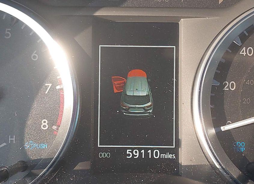 Photo 15 of 2019 Toyota Highlander SE (VIN 5TDJZRFH9KS622916)