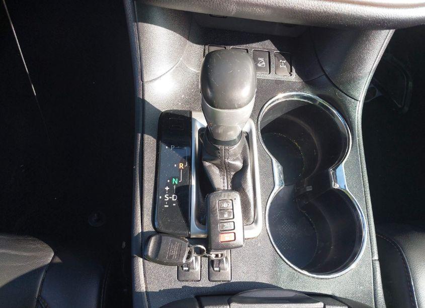 Photo 11 of 2019 Toyota Highlander XLE (VIN 5TDJZRFH9KS731473)