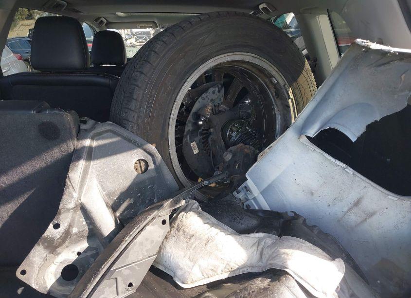 Photo 17 of 2019 Toyota Highlander XLE (VIN 5TDJZRFH9KS731473)