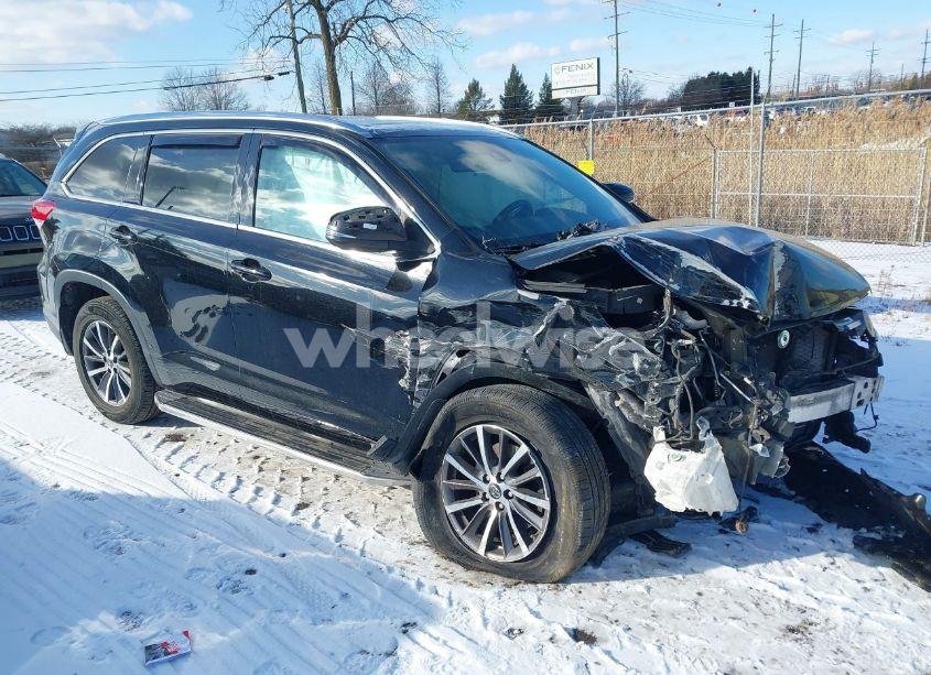 2017 Toyota Highlander XLE (VIN 5TDJZRFHXHS397219) main photo