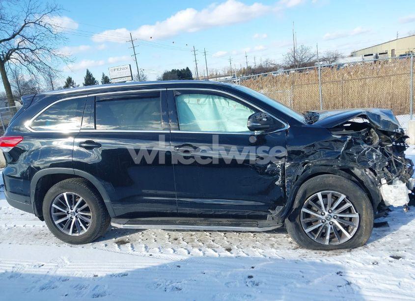 Photo 13 of 2017 Toyota Highlander XLE (VIN 5TDJZRFHXHS397219)