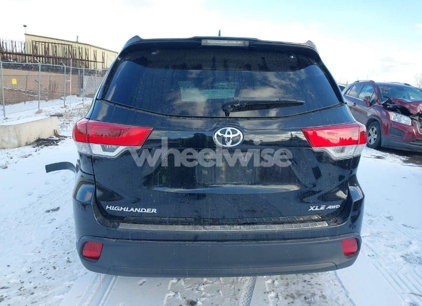 Photo 16 of 2017 Toyota Highlander XLE (VIN 5TDJZRFHXHS397219)