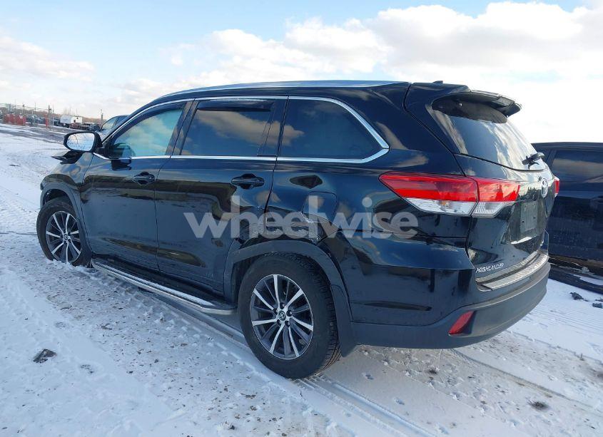 Photo 3 of 2017 Toyota Highlander XLE (VIN 5TDJZRFHXHS397219)