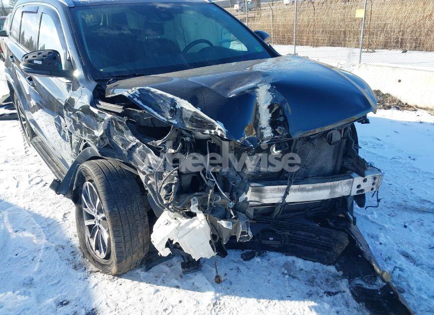 Photo 6 of 2017 Toyota Highlander XLE (VIN 5TDJZRFHXHS397219)