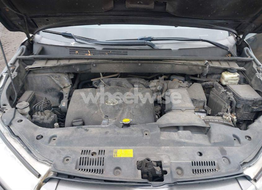 Photo 10 of 2017 Toyota Highlander XLE (VIN 5TDJZRFHXHS404878)