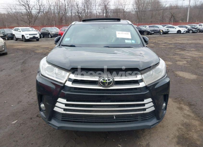 Photo 12 of 2017 Toyota Highlander XLE (VIN 5TDJZRFHXHS404878)