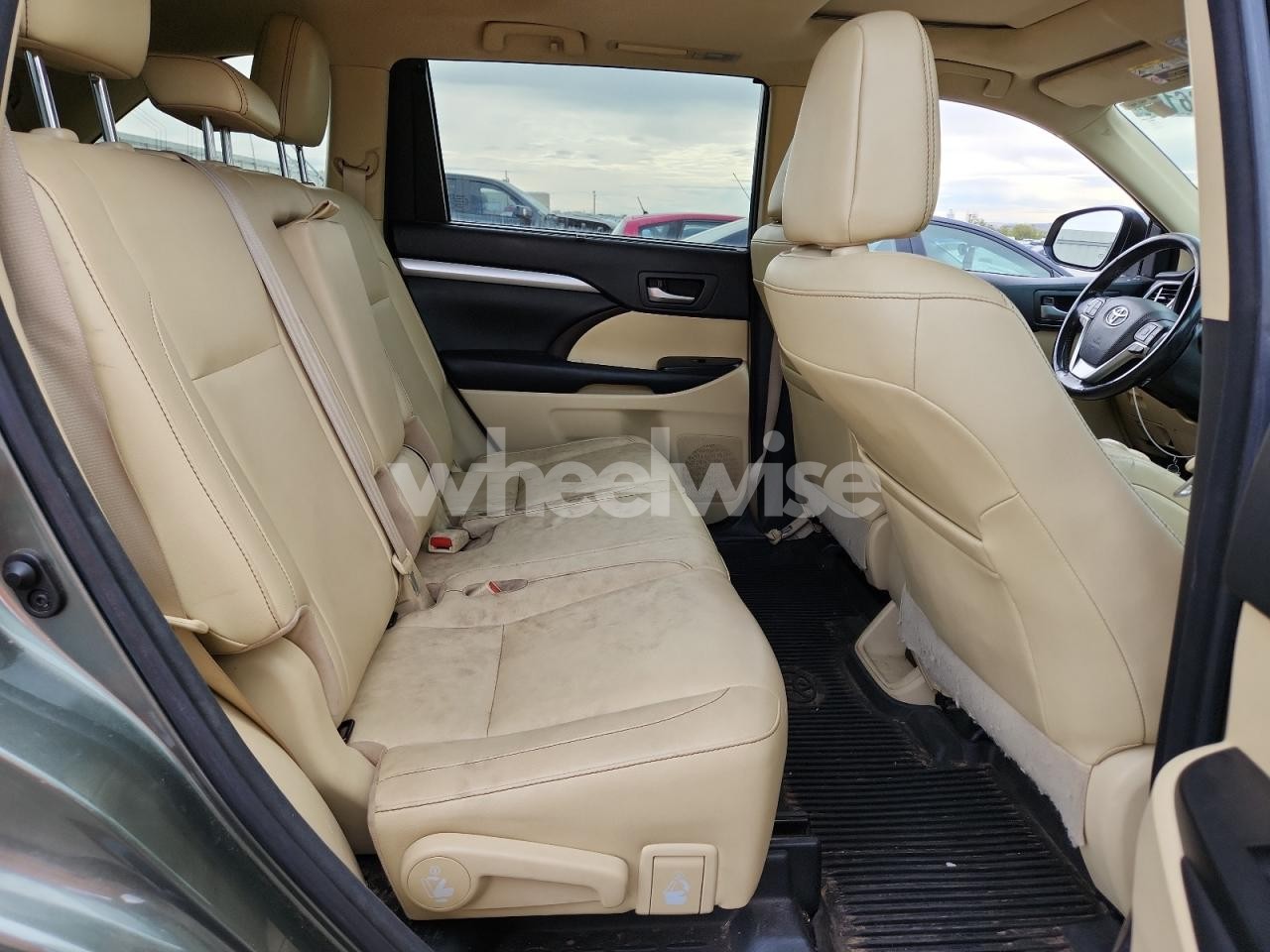 Photo 11 of 2017 TOYOTA HIGHLANDER SE (VIN 5TDJZRFHXHS421955)