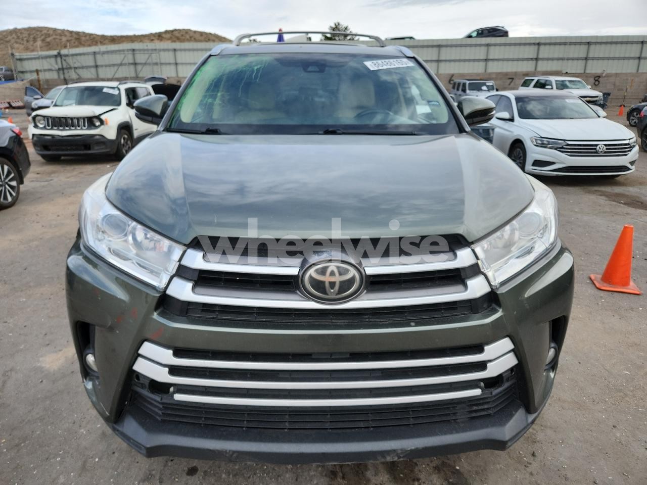 Photo 5 of 2017 TOYOTA HIGHLANDER SE (VIN 5TDJZRFHXHS421955)