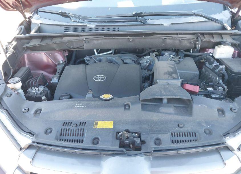 Photo 10 of 2017 Toyota Highlander XLE (VIN 5TDJZRFHXHS450209)