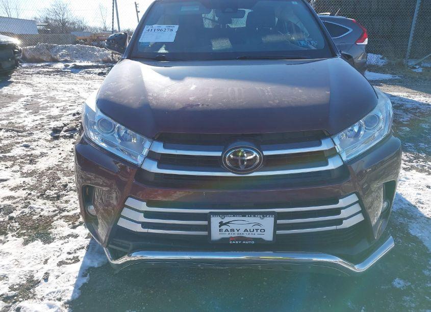 Photo 12 of 2017 Toyota Highlander XLE (VIN 5TDJZRFHXHS450209)