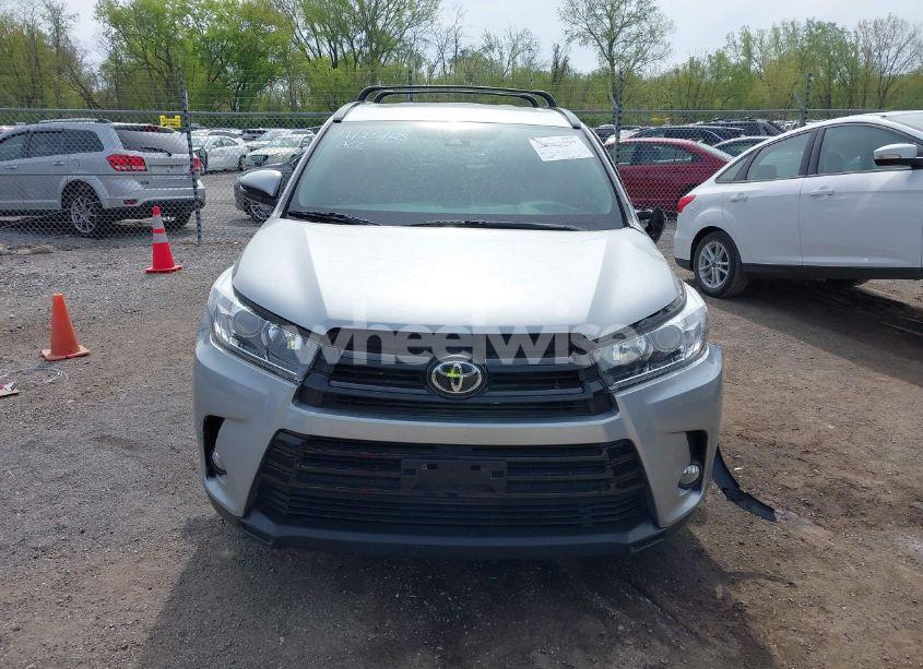 Photo 12 of 2017 Toyota Highlander SE (VIN 5TDJZRFHXHS475613)