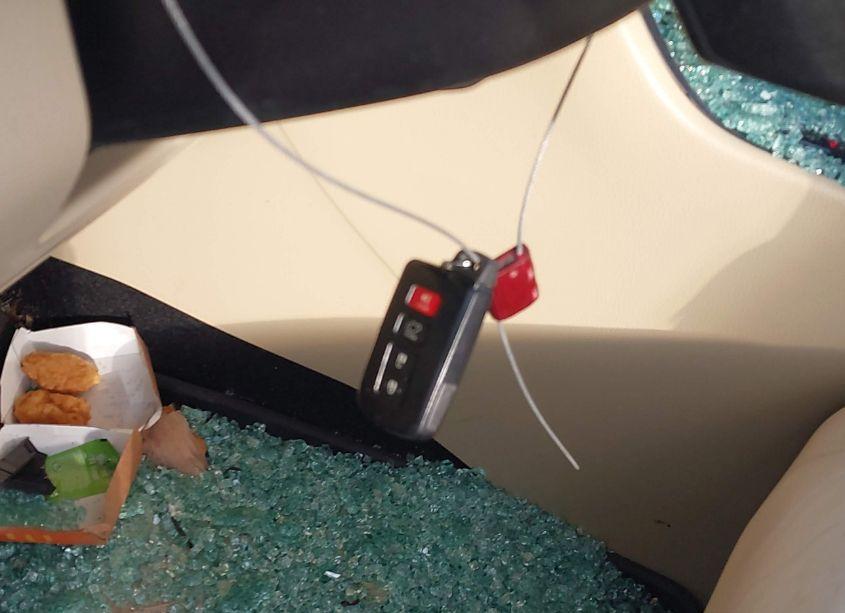 Photo 11 of 2017 Toyota Highlander XLE (VIN 5TDJZRFHXHS477376)