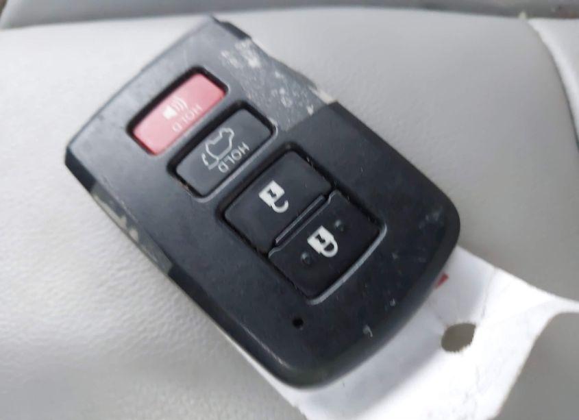 Photo 11 of 2018 Toyota Highlander XLE (VIN 5TDJZRFHXJS859039)