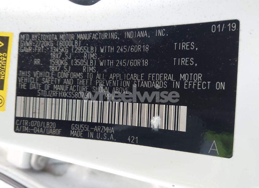 Photo 9 of 2019 Toyota Highlander XLE (VIN 5TDJZRFHXKS580790)