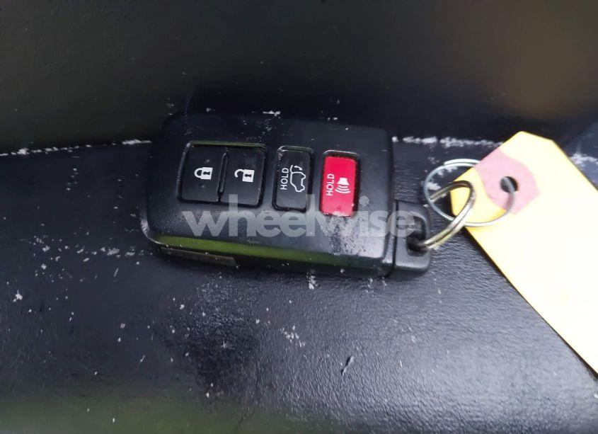 Photo 11 of 2019 Toyota Highlander XLE (VIN 5TDJZRFHXKS620995)